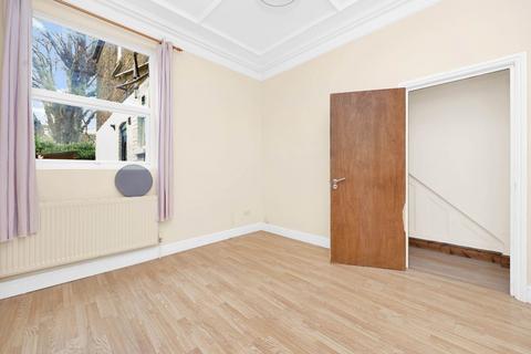 69 Abbotts Park Road, London, E10 6HU
