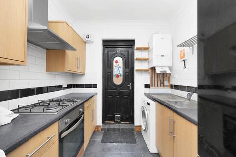 69 Abbotts Park Road, London, E10 6HU