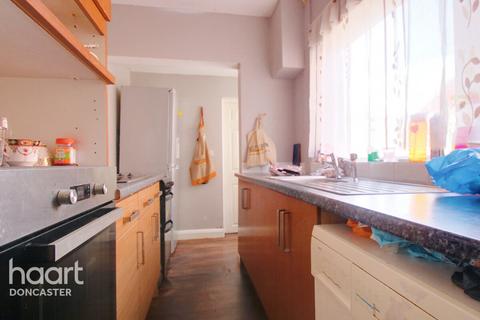 2 bedroom terraced house for sale, Queens Crescent, Doncaster
