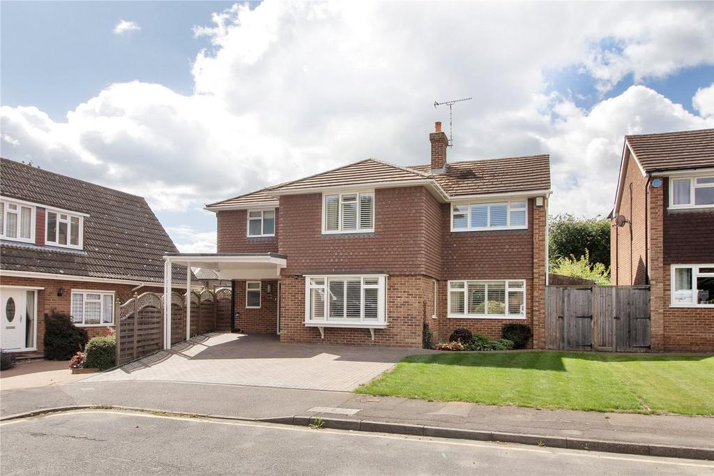 Cheshunt Close, Meopham, Gravesend, Kent, DA13 4 bed detached house for