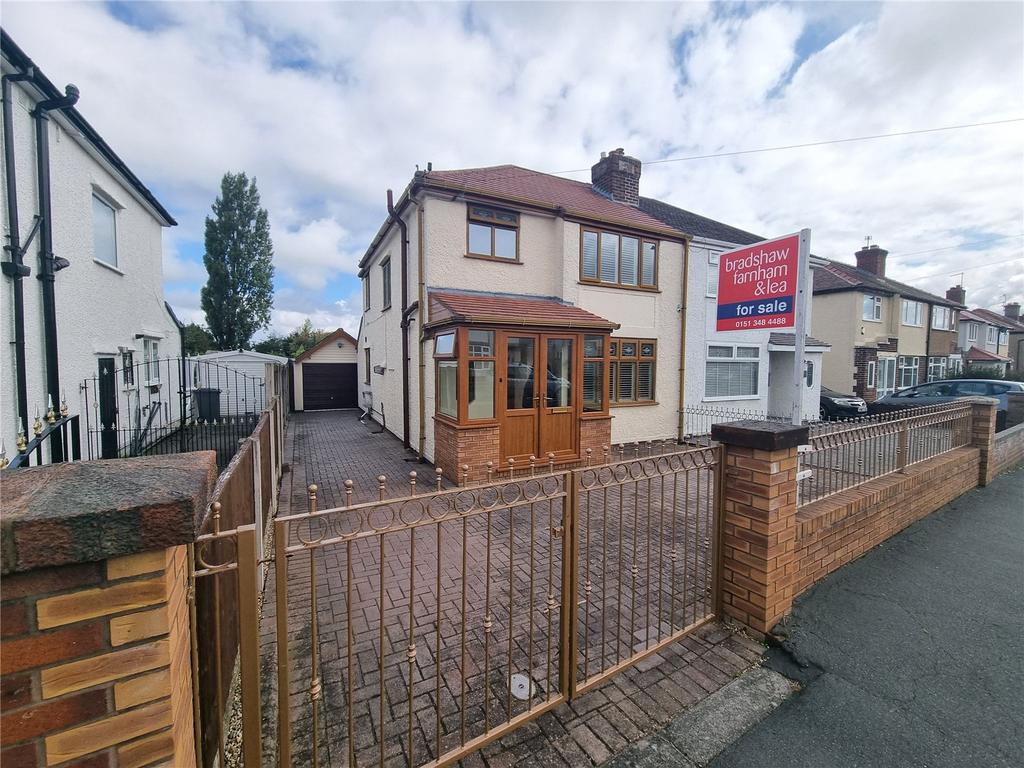 Heathbank Avenue, Irby, Wirral, CH61 3 bed semidetached house £325,000