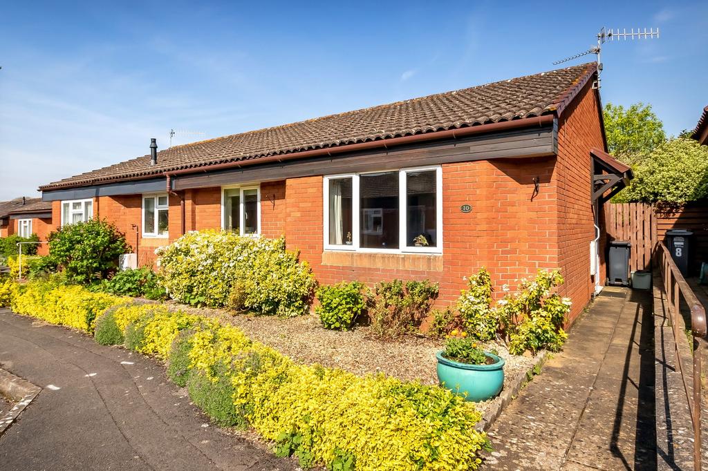 Backwell, Bristol BS48 2 bed semidetached bungalow for sale £330,000