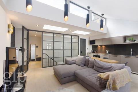 3 bedroom flat to rent, King Street, London, Greater London, Covent garden, WC2E