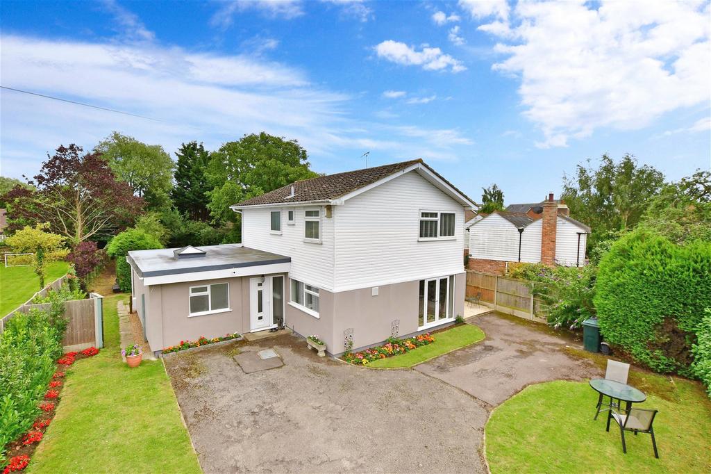Front Road, Woodchurch, Ashford, Kent 4 bed detached house for sale £