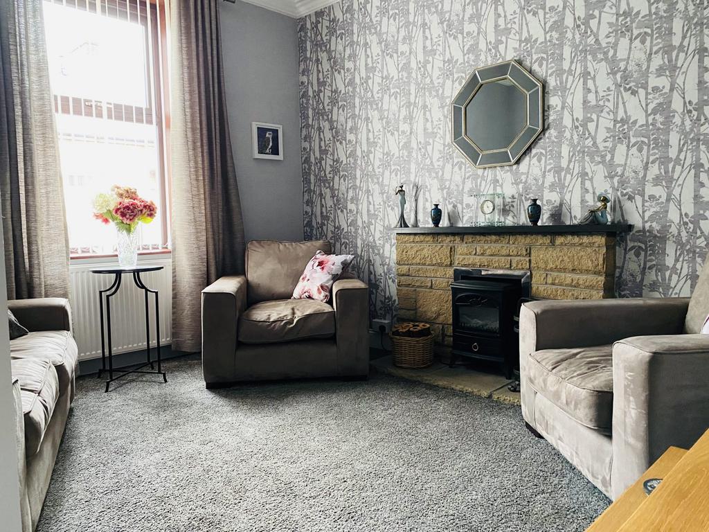 1 Thomas Street, Annan, DG12 5 BN - Braidwoods Soli