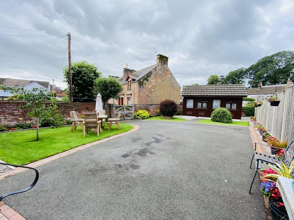 1 Thomas Street, Annan, DG12 5 BN - Braidwoods Soli