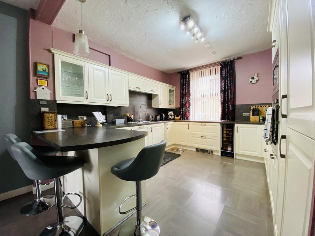 1 Thomas Street, Annan, DG12 5 BN - Braidwoods Soli