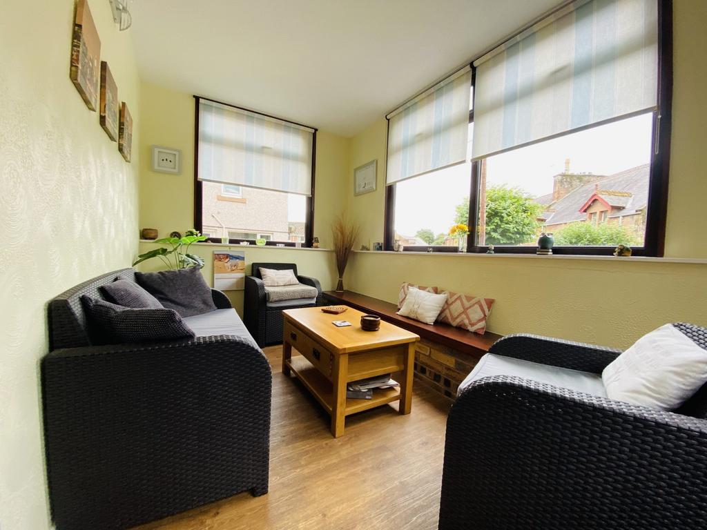 1 Thomas Street, Annan, DG12 5 BN - Braidwoods Soli