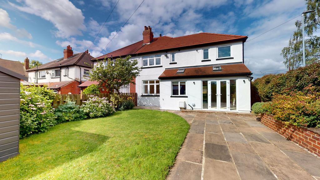 Weetwood Road, West Park, Leeds, West... 4 bed semidetached house £
