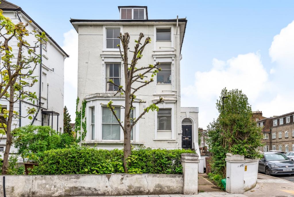 Park Hall Road West Dulwich SE21 2 bed flat £2,000 pcm (£462 pw)