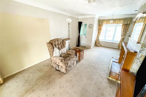 2 bedroom bungalow for sale - Hatchmere Drive, Great Boughton, Chester, Cheshire, CH3