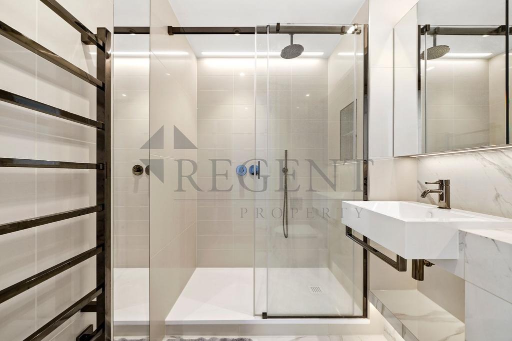 Main ensuite