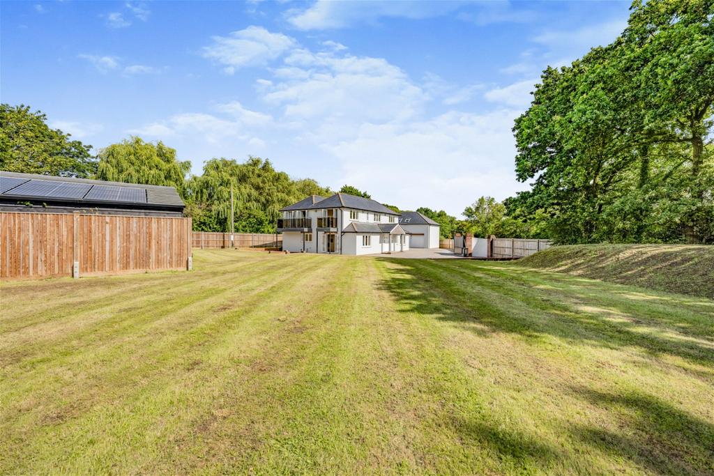 Quob Lane, Southampton SO30 4 bed detached house for sale £1,250,000