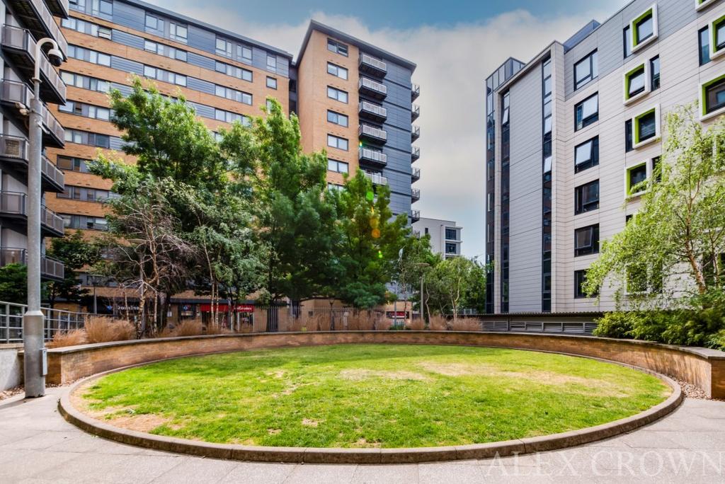Trentham Court, Victoria Road, Acton 1 bed apartment £1,650 pcm (£381 pw)