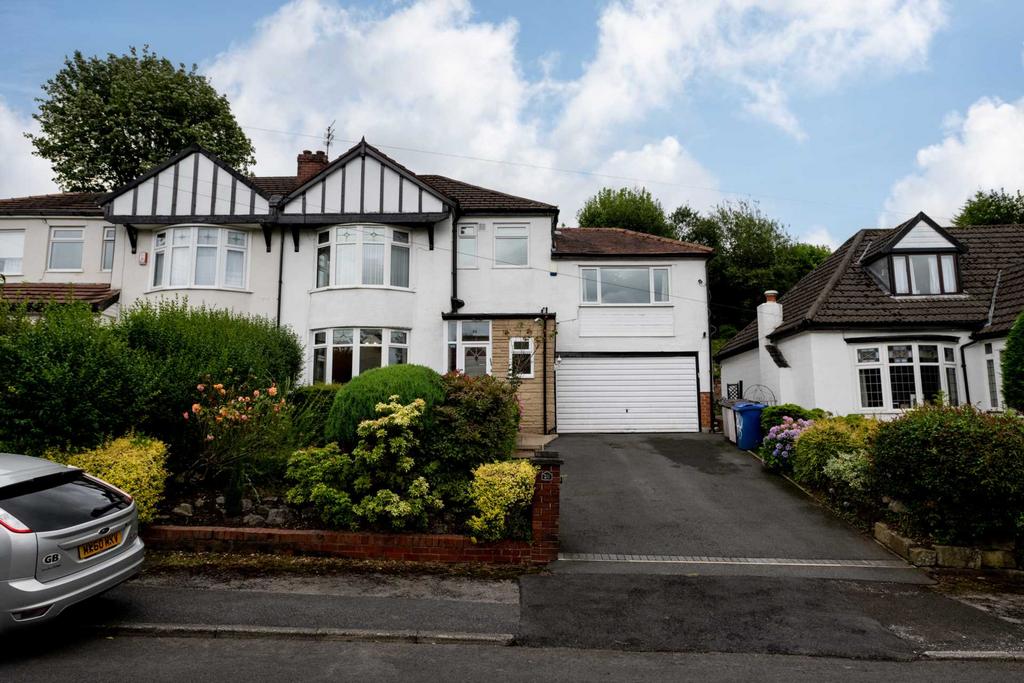 Woodhill Drive, Prestwich 4 bed semidetached house £1,500 pcm (£346 pw)