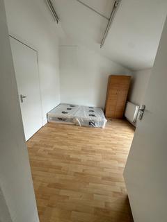 2 bedroom flat to rent, Ilford Lane, IG1