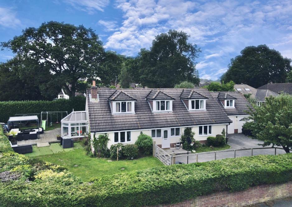 Howe Lane, Verwood, BH31 6JF 6 bed detached house £750,000