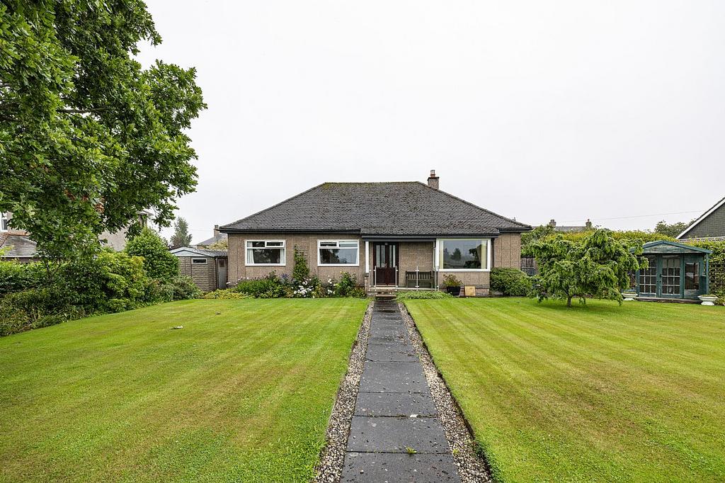 Oaklea, The Green, St. Boswells TD6 0ET 4 bed detached bungalow £200,000