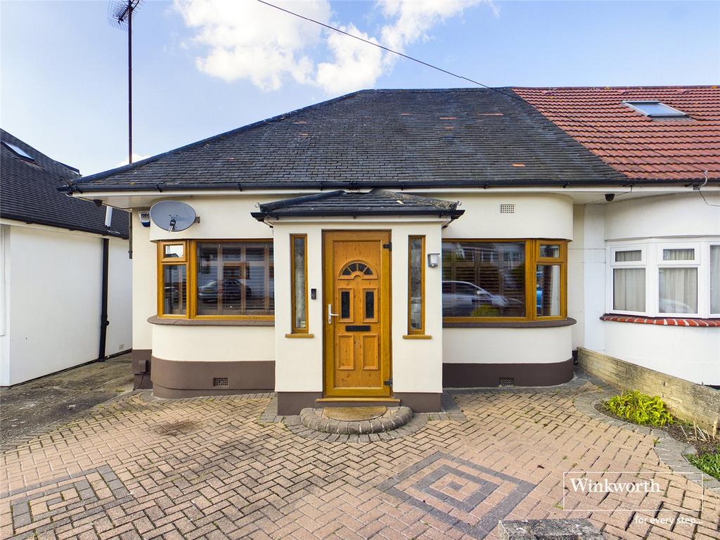 Kingsbury, London NW9 3 bed bungalow for sale £600,000