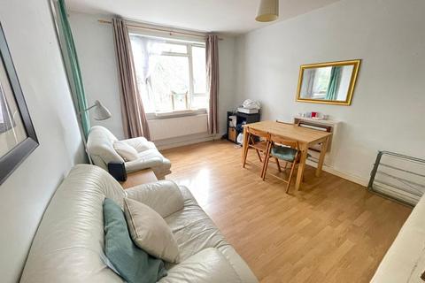 3 bedroom flat to rent, Priory Green, London N1