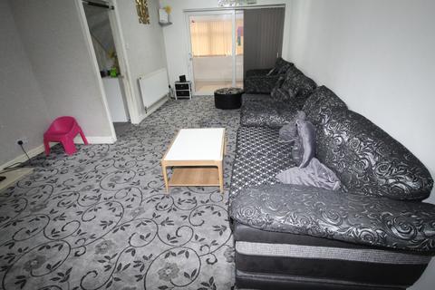 3 bedroom terraced house for sale - Avon Court, Manchester, M15