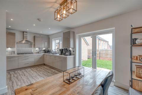 5 Lancaster Way, Cofton Hackett, Birmingham, B45 8FZ