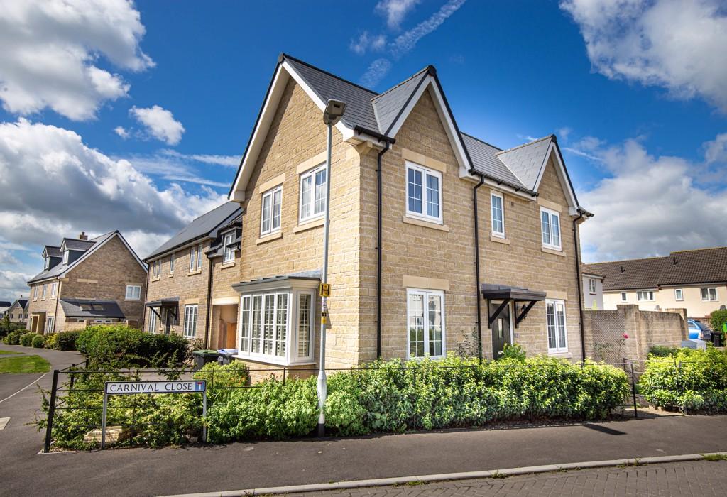 Carnival Close, Malmesbury, Wiltshire 4 bed semidetached house to rent