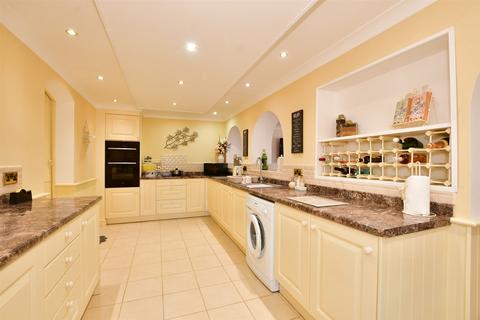 4 bedroom semi-detached house for sale, Cliffsend Road, Cliffsend, Ramsgate, Kent