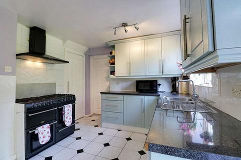 90 Macdonald Close, Tividale, Oldbury, B69 3LP