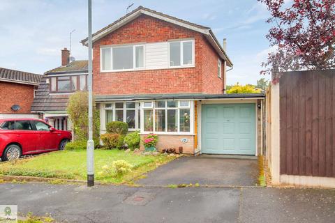 3 bedroom detached house for sale, Pinewood Drive, Stafford ST18 0NX