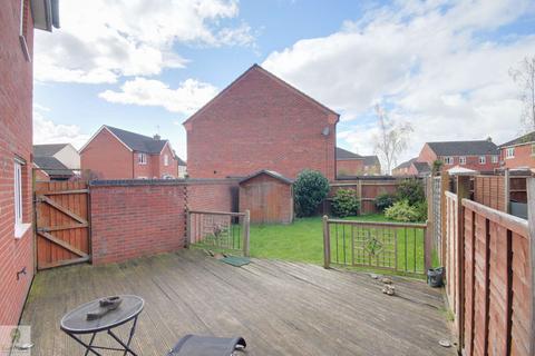 3 bedroom end of terrace house for sale, Swansmoor Drive, Stafford ST18 0FP