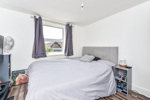 2 bedroom flat for sale, Tilmore Road, Petersfield, Hampshire