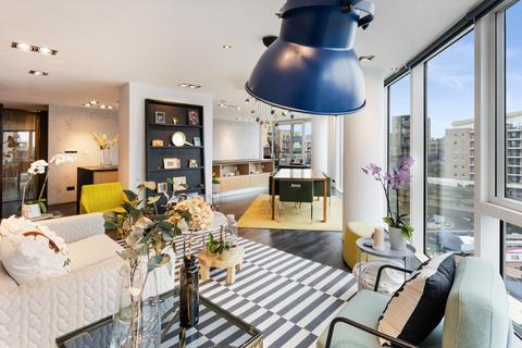 2 bedroom flat for sale, Berglen Court, Branch Road, London, E14