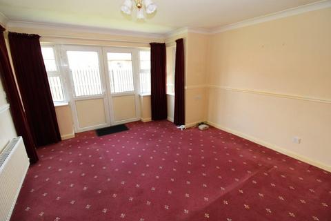 2 bedroom bungalow for sale, Meadow Crescent, Royston, Barnsley