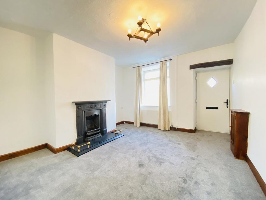 Church Lane, Marple, Cheshire, SK6 2 bed terraced house £750 pcm (£