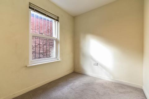 2 bedroom flat to rent, Prestongate, Hessle, East Yorkshire, HU13