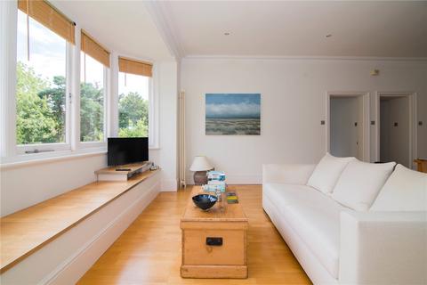 11d Walpole Gardens, Twickenham, TW2 5SL