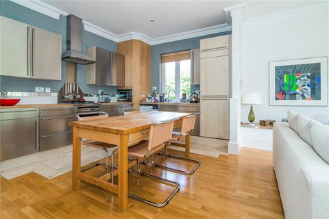 11d Walpole Gardens, Twickenham, TW2 5SL