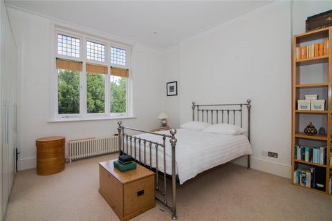 11d Walpole Gardens, Twickenham, TW2 5SL
