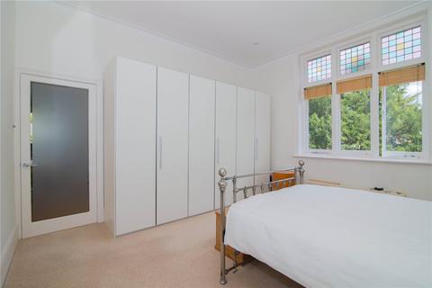 11d Walpole Gardens, Twickenham, TW2 5SL