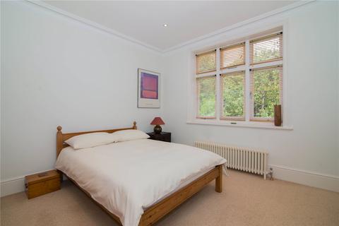 11d Walpole Gardens, Twickenham, TW2 5SL
