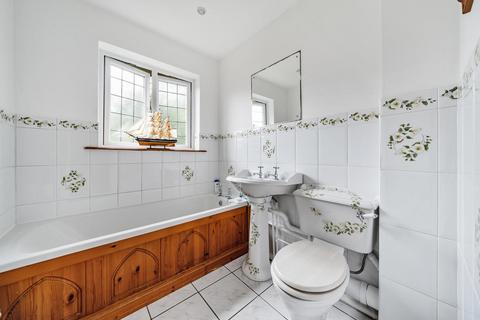 18 Reveley Square, London, SE16 6HS