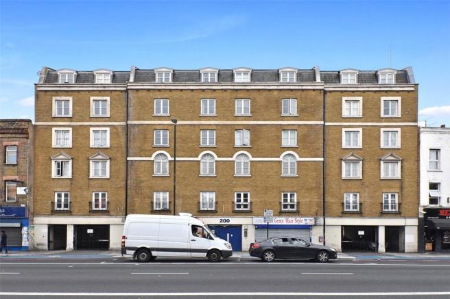 Mile End Road E1 4 LD
