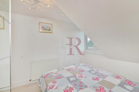 1 bedroom flat for sale, Hainault Road, Leytonstone, E11