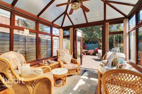 23 Regents Close, Hayes, UB4 8JY