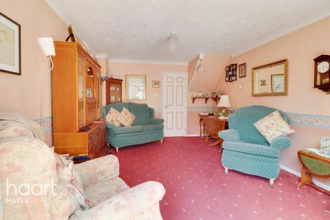 23 Regents Close, Hayes, UB4 8JY