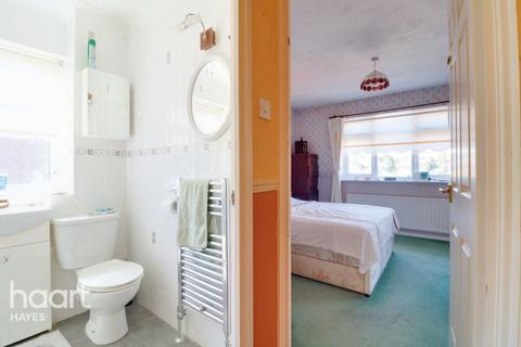 23 Regents Close, Hayes, UB4 8JY