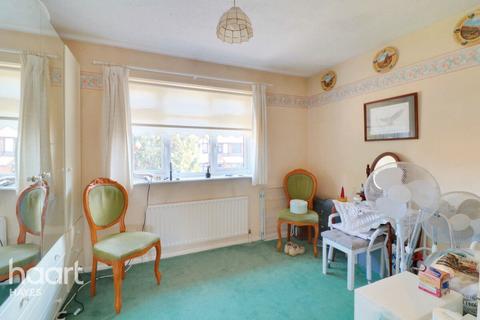 23 Regents Close, Hayes, UB4 8JY