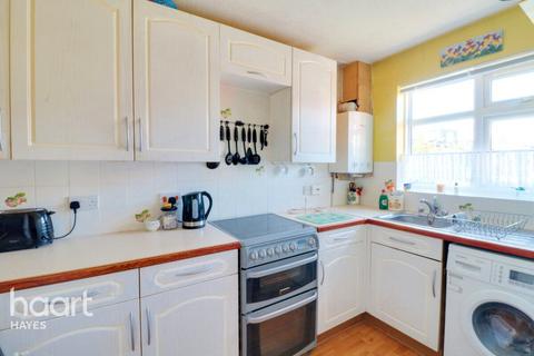 23 Regents Close, Hayes, UB4 8JY