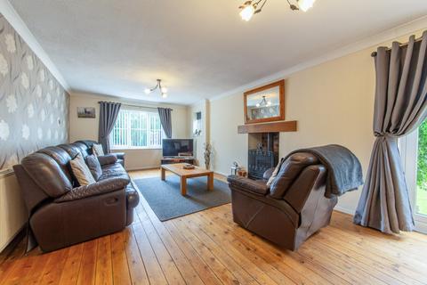 3 bedroom detached house for sale, Mamble Road, Clows Top, DY14